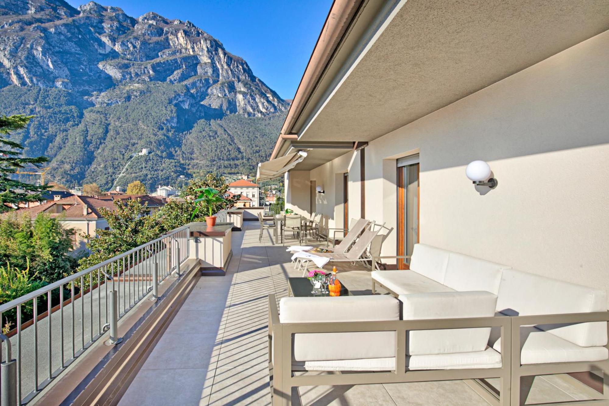 Antares150M From The Lake - Happy Rentals Riva del Garda Exteriör bild