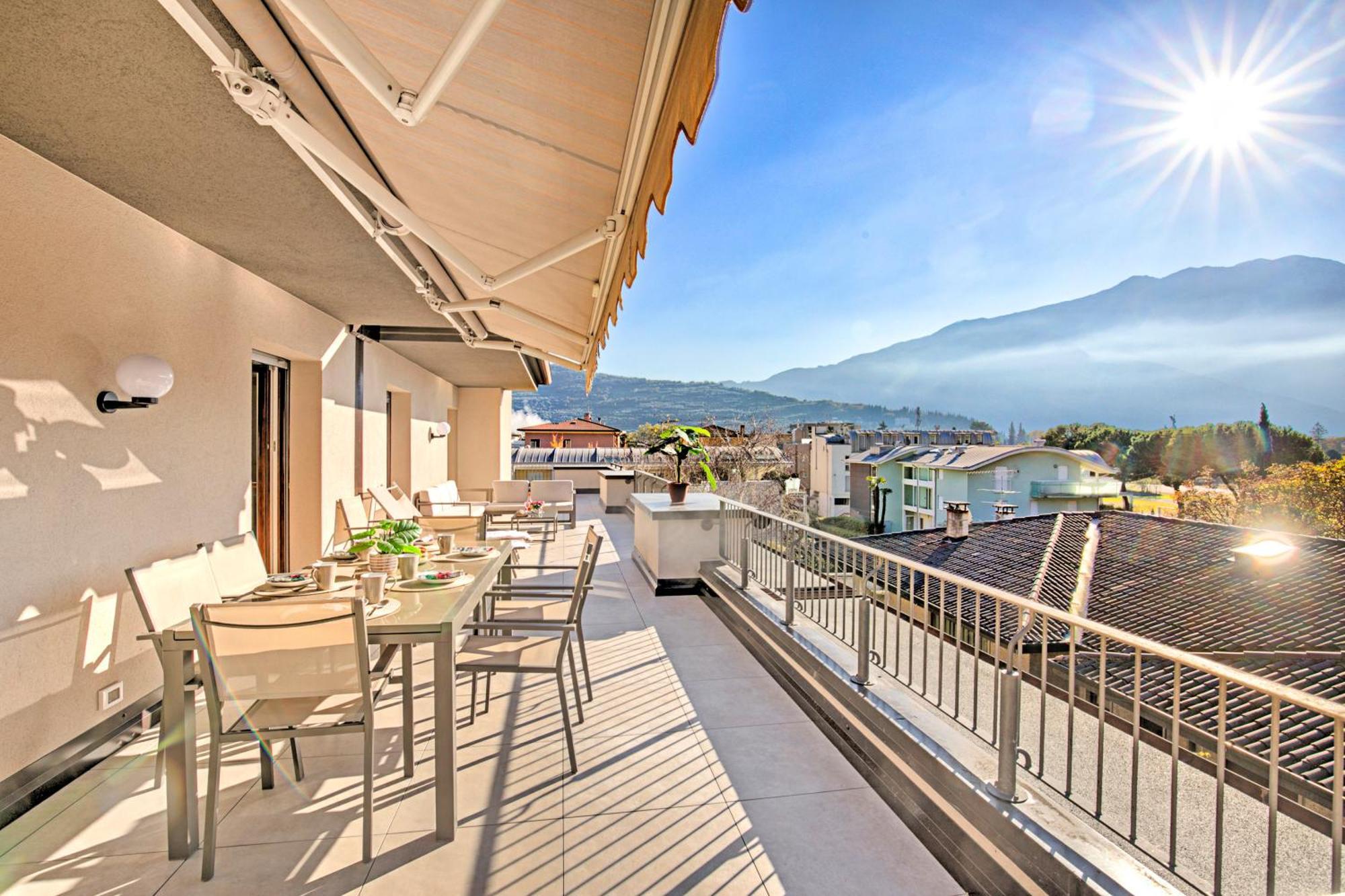 Antares150M From The Lake - Happy Rentals Riva del Garda Exteriör bild